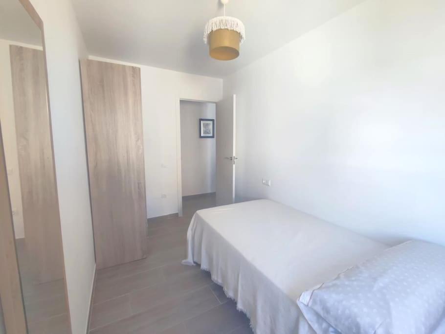 Acogedor Piso Recien Reformado Junto A La Playa Almería